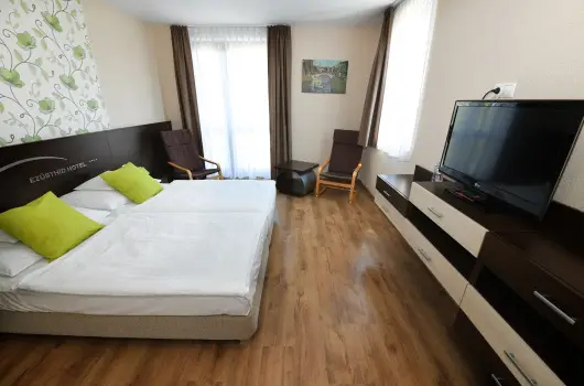 Ezsthd Hotel - Kedvezmnyes r csaldok rszreak reggelis elltssal (1 jtl)