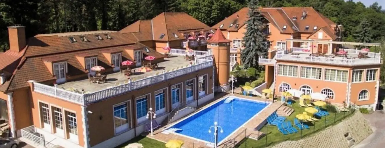 Hotel Bellevue Esztergom - Kedvezmnyes r csaldok rszre flpanzival (1 jtl)