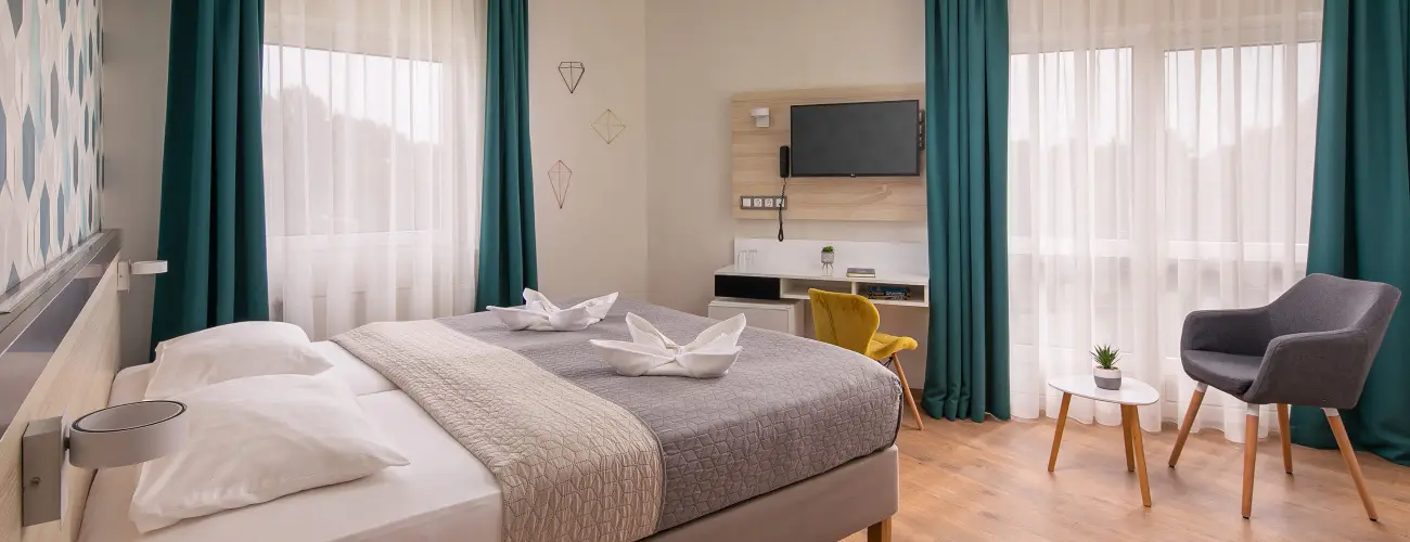 Kristly Hotel Keszthely - Kedvezmnyes r csaldok rszreak flpanzis elltssal (1 jtl)