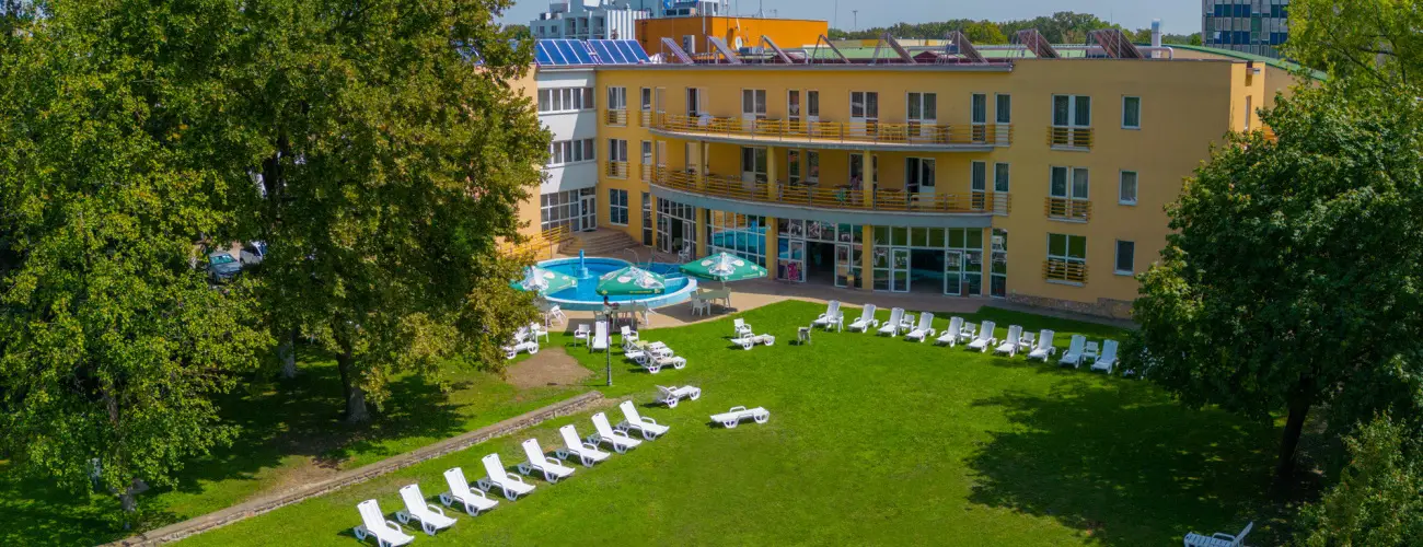 Hunguest Hotel Apollo Hajdszoboszl - Kedvezmnyes r csaldok rszre reggelivel (1 jtl)